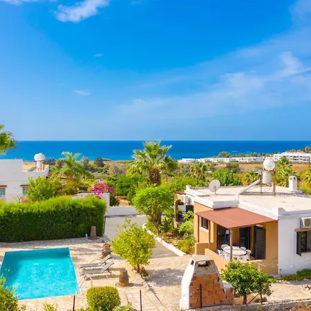 Eleni Villa Coral Bay