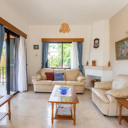 Eleni Villa Coral Bay