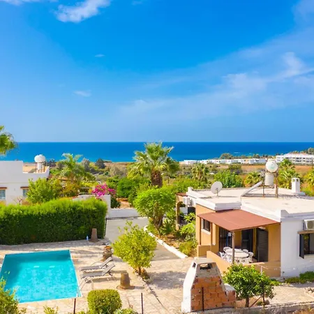 Eleni Villa Coral Bay