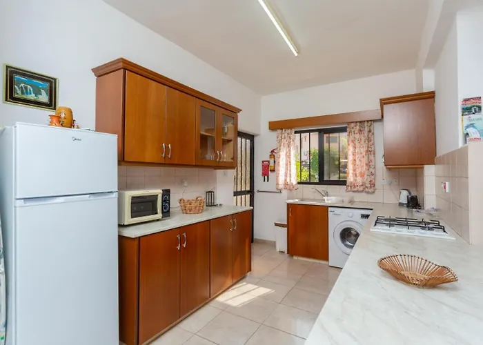 Eleni Villa Coral Bay