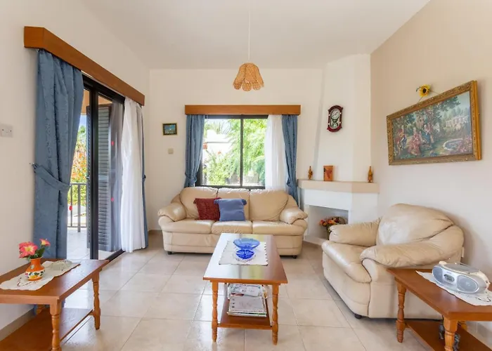 Eleni Villa Coral Bay